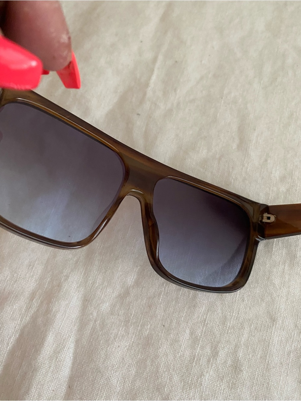 Anthropologie Brown Tortoiseshell Shield Sunglasses with Gradient Smoke Lenses - Picture 9 of 16
